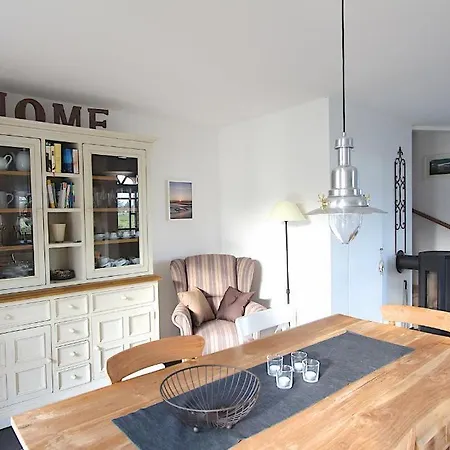 Holiday home Doppelhaushaelfte Duenennest *